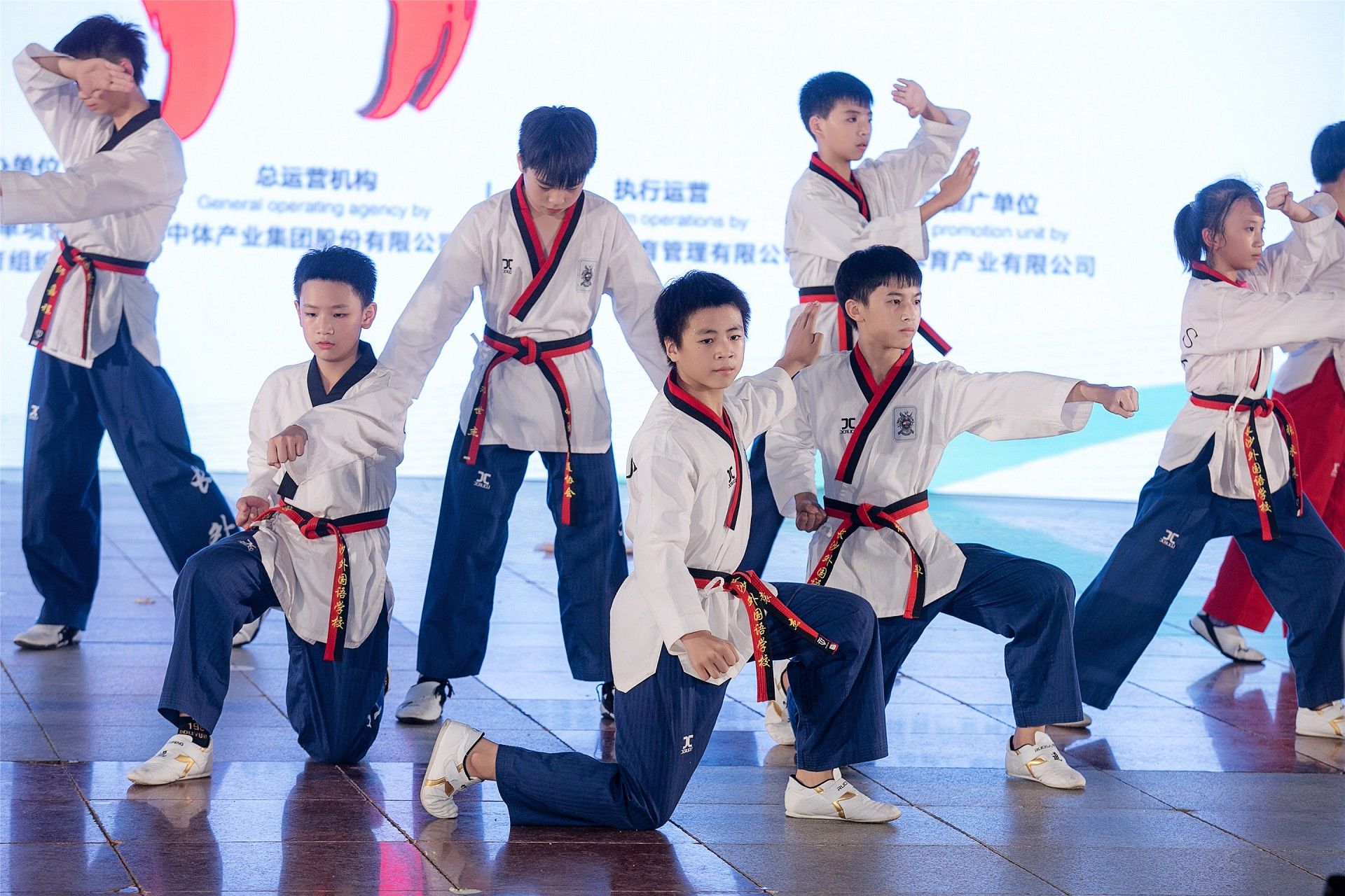 湖南NG娱乐管理有限公司